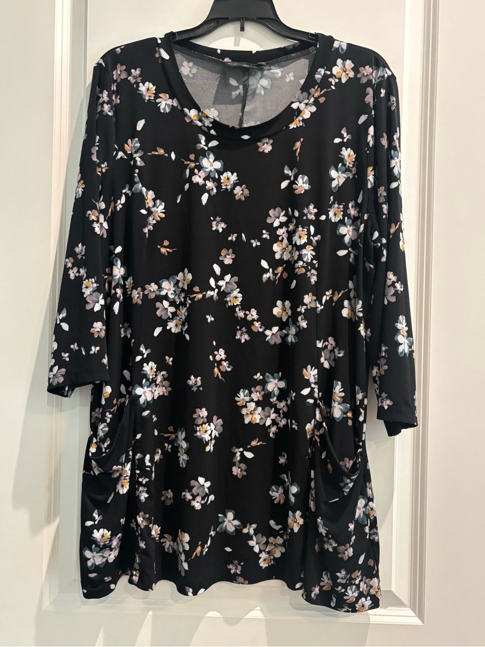 Nina Leonard Black Floral Tunic Top Pockets 3/4 Sleeve Stretch XL - Picture 4 of 5